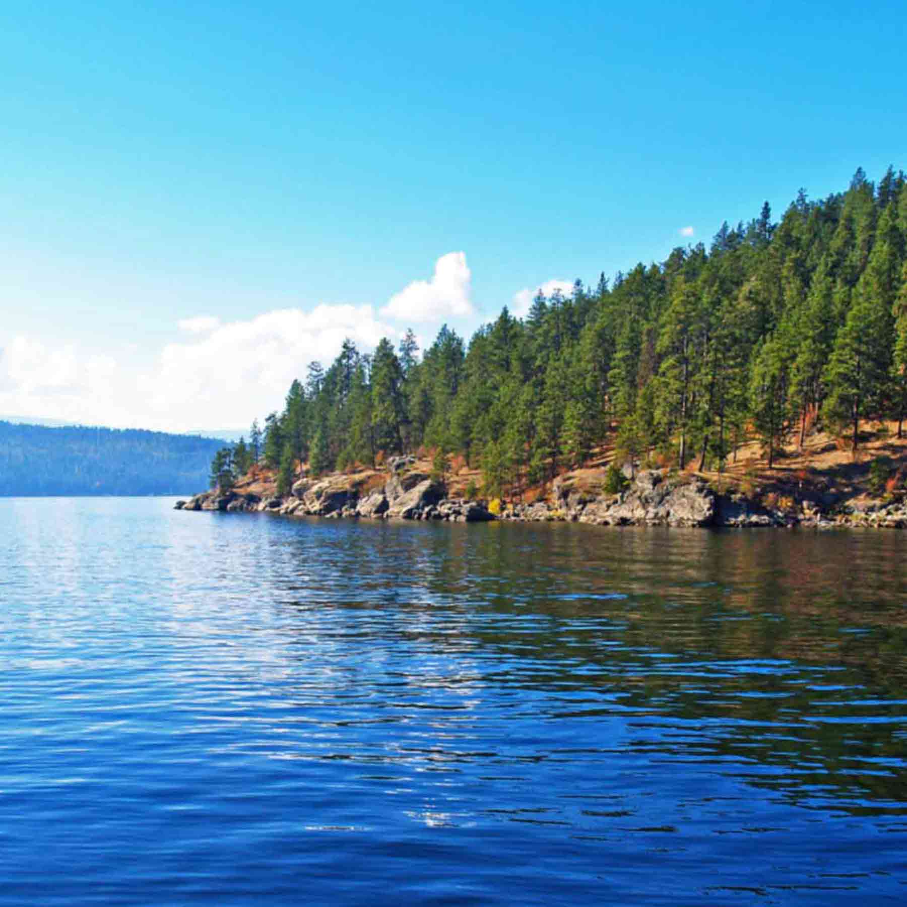lake-and-mountains-in-northern-idaho-near-oxyfresh-hq-in-coeur-d-alene_mobile